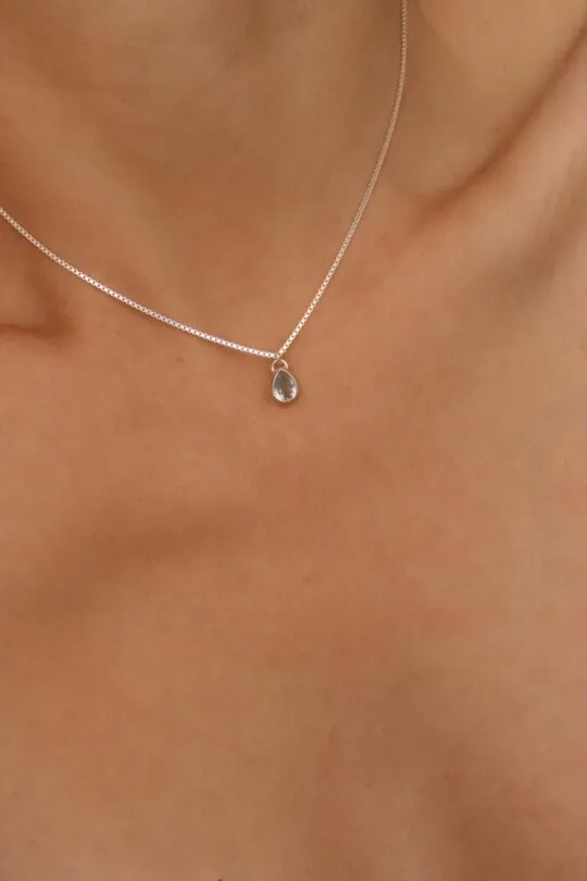 שרשרת טופז לאישה, שרשרת עם אבן טופז, תכשיטים עם אבני חן, שרשראות עם אבני חן, אבן טופז סגולות, אבני לידה