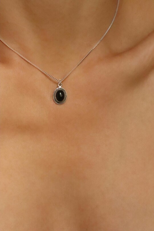 שרשרת טורמלין שחור, אבן להגנה, קמע להגנה, שרשרת אבן חן שחורה, שרשראות אבני חן, שרשראות כסף לנשים