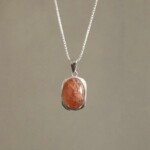 שרשרת סאנסטון, שרשראות סאנסטון לנשים, שרשראות אבני חן, אבן סאנסטון תכונות, תכשיטים עם אבני חן, אבן שמש