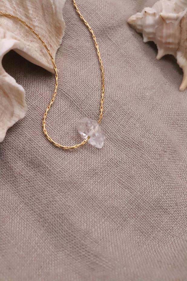 שרשרת קוורץ לאישה, גביש קוורץ, שרשראות אבני חן, שרשראות אבנים קצרות, שרשרת זהב עם אבן חן, שרשרת זהב עם קוורץ (1)