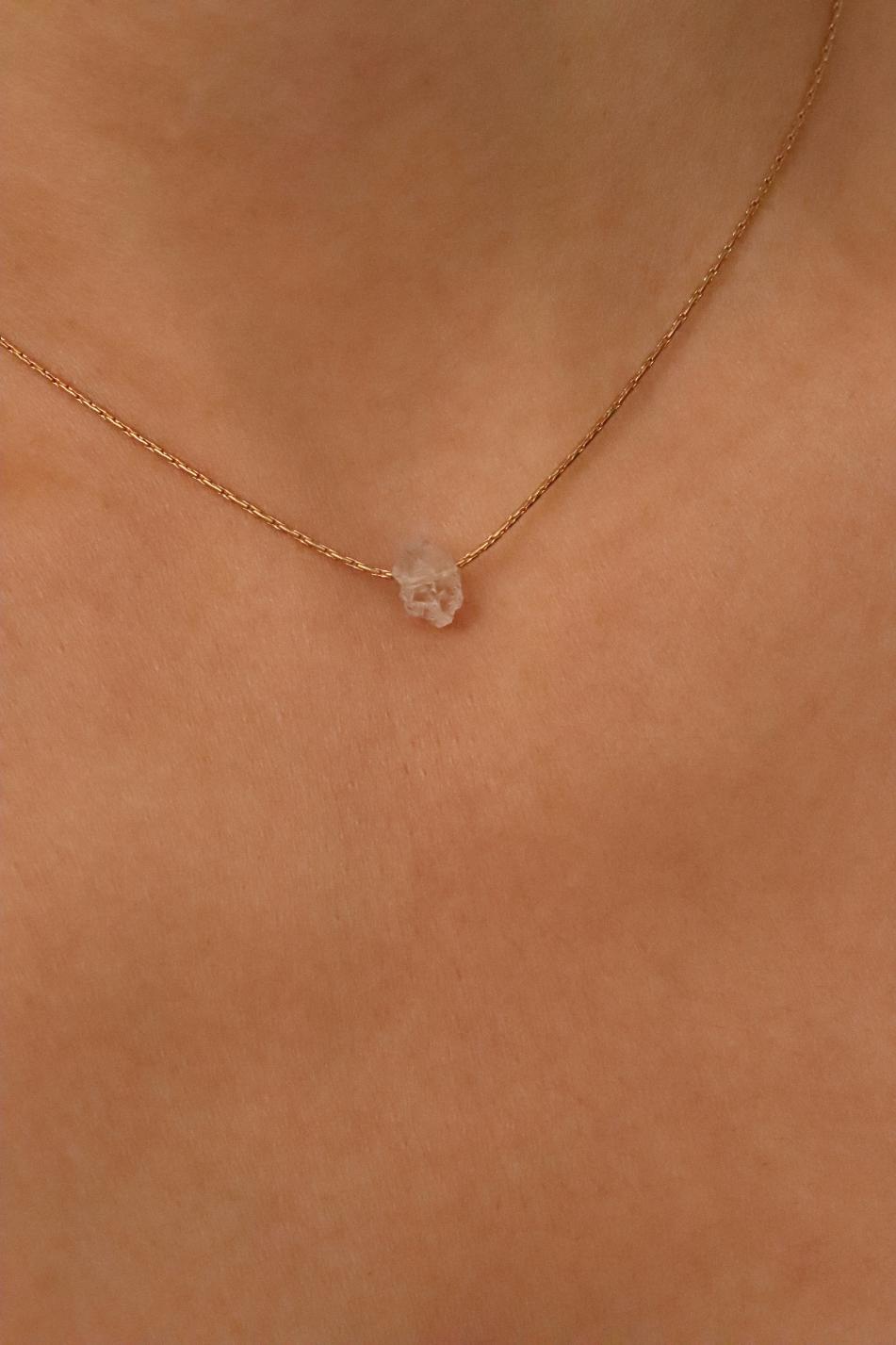 שרשרת קוורץ לאישה, גביש קוורץ, שרשראות אבני חן, שרשראות אבנים קצרות, שרשרת זהב עם אבן חן, שרשרת זהב עם קוורץ (3)