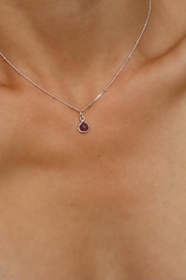 שרשרת רובי לאישה, אבן לפיריון, שרשרת אבן חן לאישה, שרשראות כסף עדינות, שרשראות אבני חן, תכשיטי אבני חן, אבני חושן, תכשיטי רובי לנשים (1)