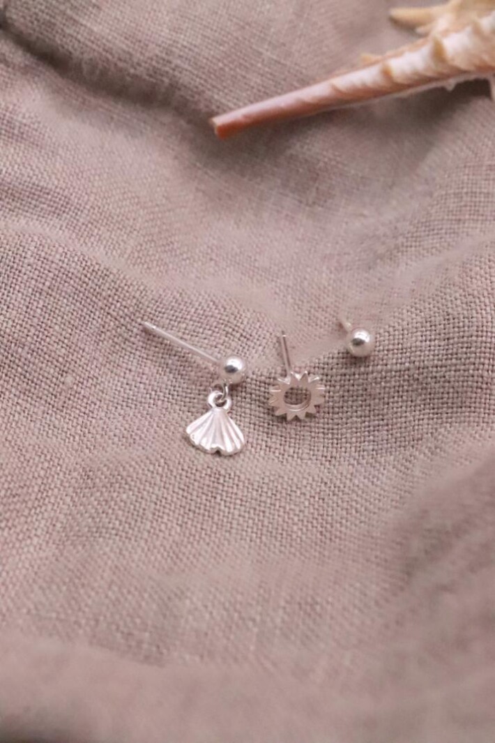 סט עגילים צמודים, סט עגילים לאישה, עגילים לחיילות, עגילים תקניים לצבא, עגילים צמודים לחיילות, עגילי כסף צמודים, עגילים לילדות