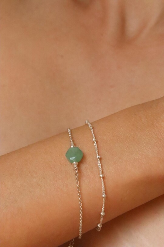 סט צמידים לאישה, צמיד אוונטורין לאישה, צמידי כסף לנשים, צמידים עדינים, סגולות אבן אוונטורין, סט תכשיטים לאישה, צמיד אבן ירוקה