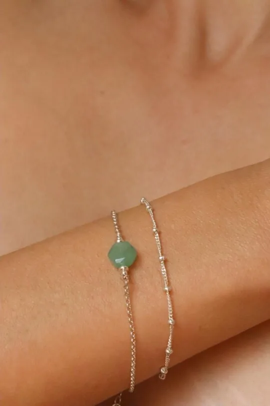 סט צמידים לאישה, צמיד אוונטורין לאישה, צמידי כסף לנשים, צמידים עדינים, סגולות אבן אוונטורין, סט תכשיטים לאישה, צמיד אבן ירוקה