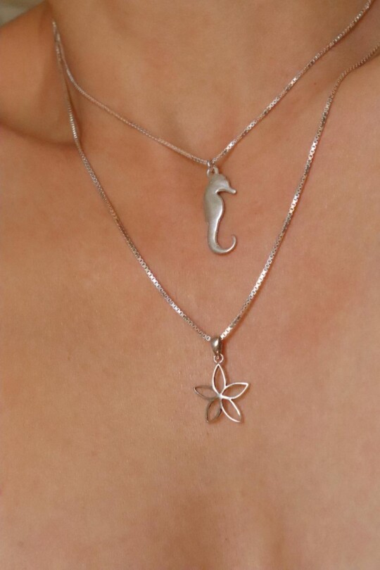 סט שרשראות לאישה, שרשרת סוסון ים לאישה, שרשרת פרח לאישה, שרשראות כסף לנשים, שרשרת פרח מכסף