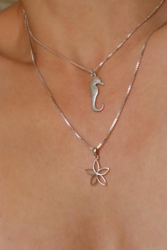 סט שרשראות לאישה, שרשרת סוסון ים לאישה, שרשרת פרח לאישה, שרשראות כסף לנשים, שרשרת פרח מכסף