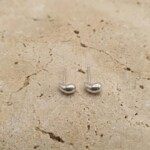 עגילי טיפה צמודים לאוזן, עגילי טיפה קטנים, עגילי כסף צמודים לאוזן, עגילים לחיילות, עגילים תקניים לצבא (1)