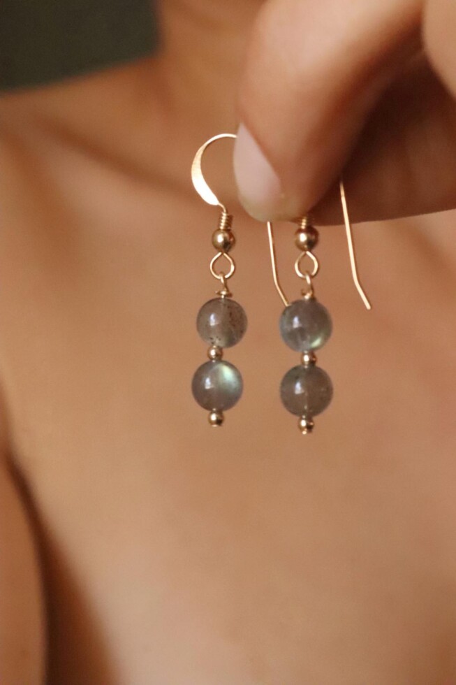 עגילי לברדורייט לאישה, עגילי גולדפילד לאישה, עגילים תלויים לנשים, עגילי אבן חן לאישה, עגילים תלויים לנשים, עגילים עם אבני חן,