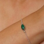 צמיד אבן מלכית לאישה, צמיד אבן חן לאישה, צמידי אבן חן, צמידי כסף עדינים, סגולות אבן מלכית, צמיד עם אבן ירוקה (2)