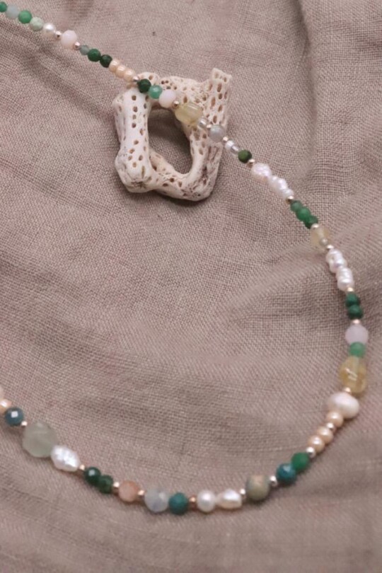 שרשרת אבן חן לאישה, שרשראות אבני חן, שרשראות קצרות, שרשראות חרוזים