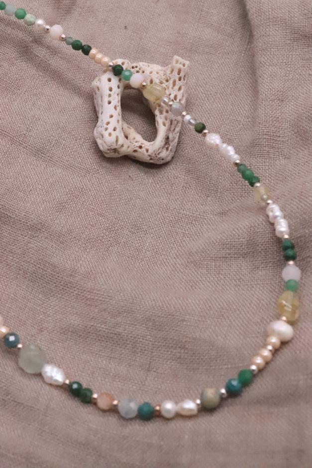 שרשרת אבן חן לאישה, שרשראות אבני חן, שרשראות קצרות, שרשראות חרוזים