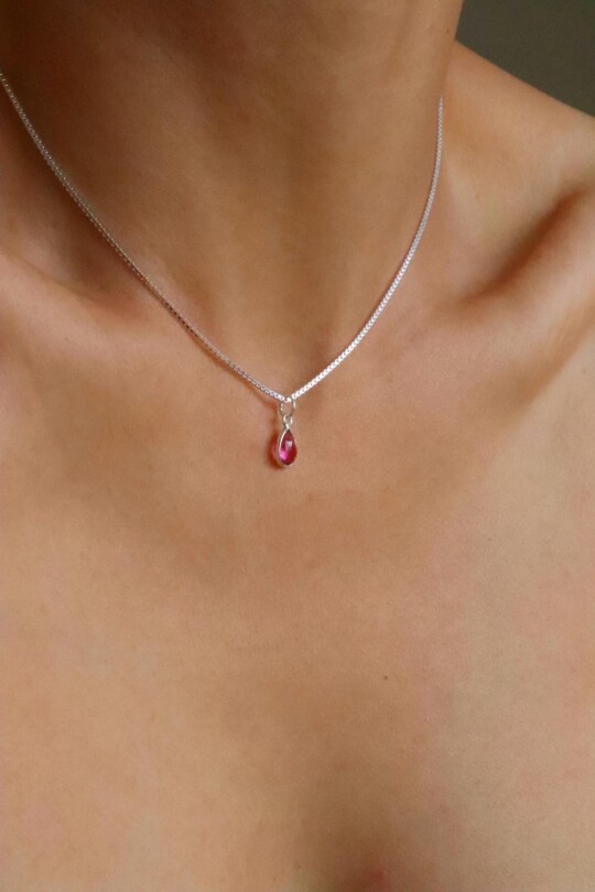 שרשרת טורמלין ורוד, שרשרת אבן חן, שרשראות כסף עדינות, שרשרת כסף עדינה לאישה, סגולות טורמלין ורוד