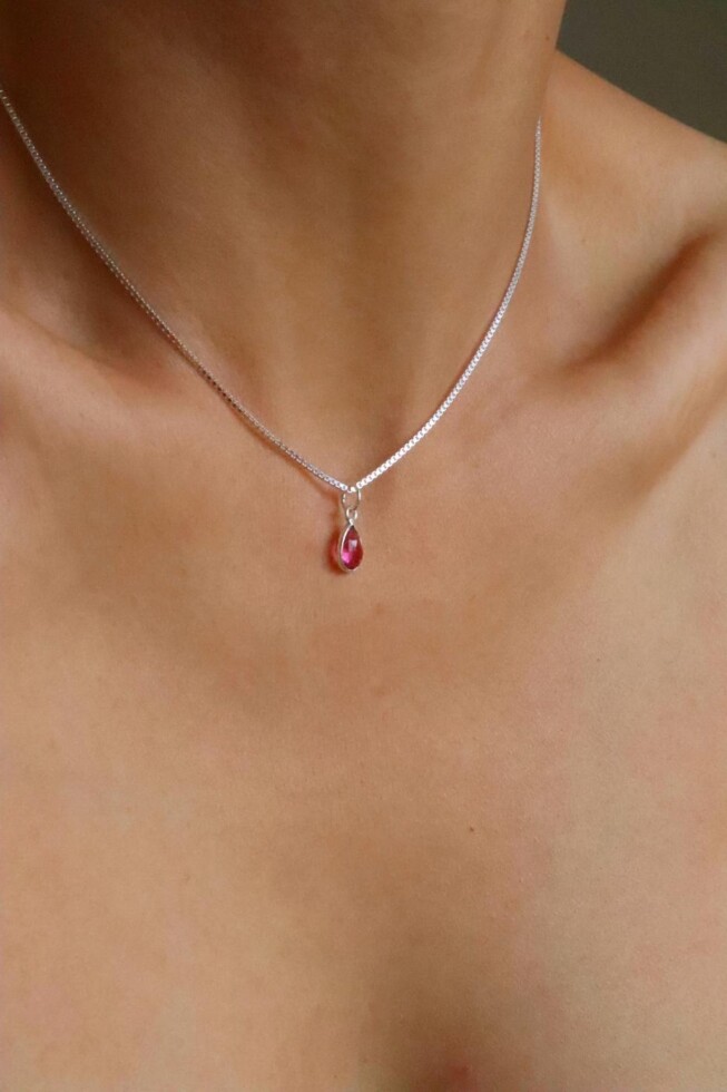 שרשרת טורמלין ורוד, שרשרת אבן חן, שרשראות כסף עדינות, שרשרת כסף עדינה לאישה, סגולות טורמלין ורוד