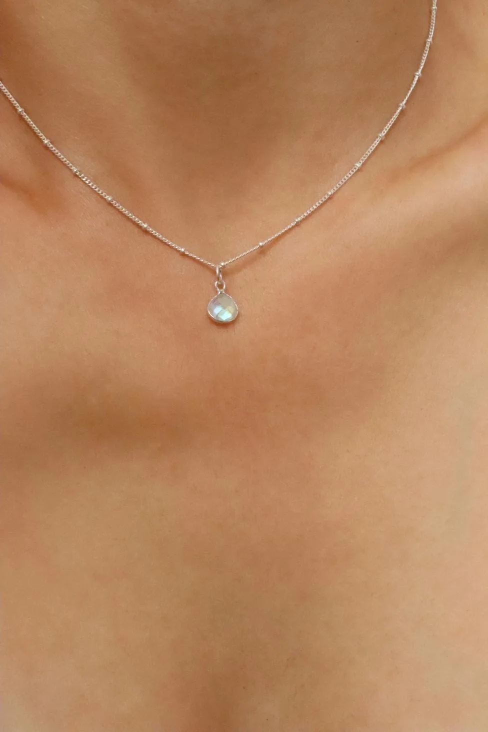 שרשרת מונסטון לאישה, אבן ירח, אבן אהבה, תליון מונסטון כסף 925, שרשרת תליון טיפה, תכשיטים עם מונסטון, שרשרת עם משמעות (1)