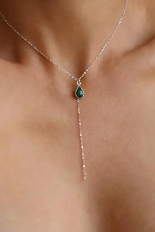 שרשרת עניבה לאישה, שרשרת מלכית לאישה, שרשרת אבן חן לאישה, שרשראות כסף עדינות, שרשראות אבן חן לנשים