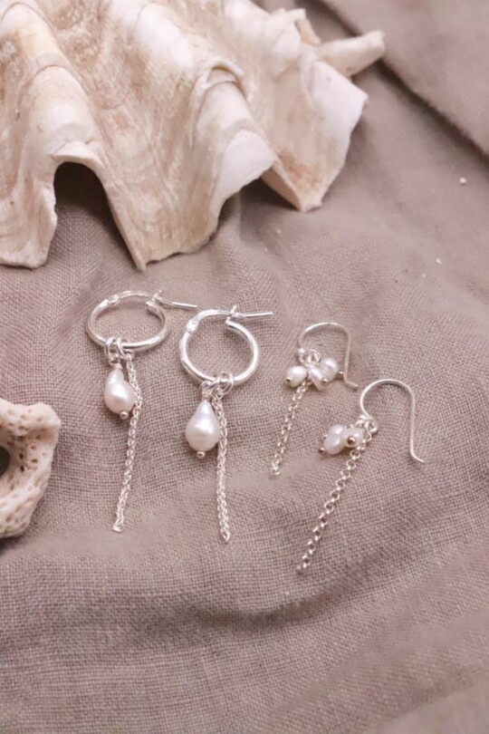 סט עגילים לאישה, עגילי פנינה כסף 925, עגילי חישוק עם פנינה, עגילים לנשים, עגילי חישוק קטנים, תכשיטי פנינים