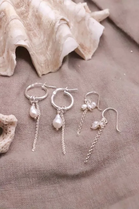 סט עגילים לאישה, עגילי פנינה כסף 925, עגילי חישוק עם פנינה, עגילים לנשים, עגילי חישוק קטנים, תכשיטי פנינים