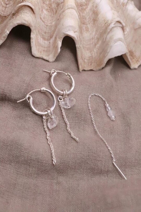 סט עגילים לאישה, עגילי קוורץ לאישה, יהלום הרקימר, עגילי אבן חן, תכשיטי אבן חן, עגילים עם אבן קוורץ, עגילי חישוק קטנים, עגילים תלויים מכסף 925