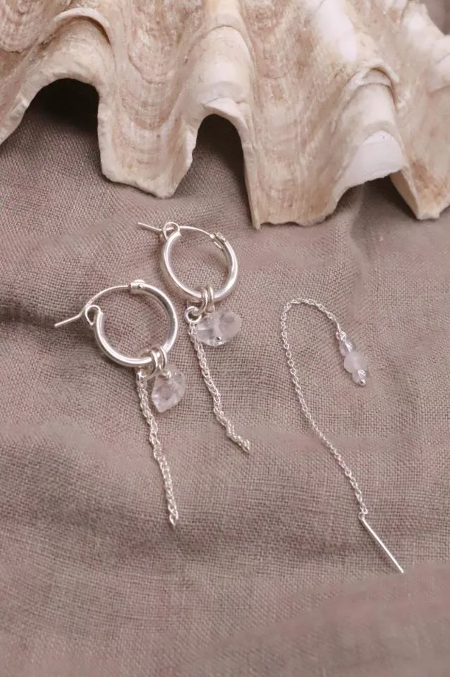 סט עגילים לאישה, עגילי קוורץ לאישה, יהלום הרקימר, עגילי אבן חן, תכשיטי אבן חן, עגילים עם אבן קוורץ, עגילי חישוק קטנים, עגילים תלויים מכסף 925