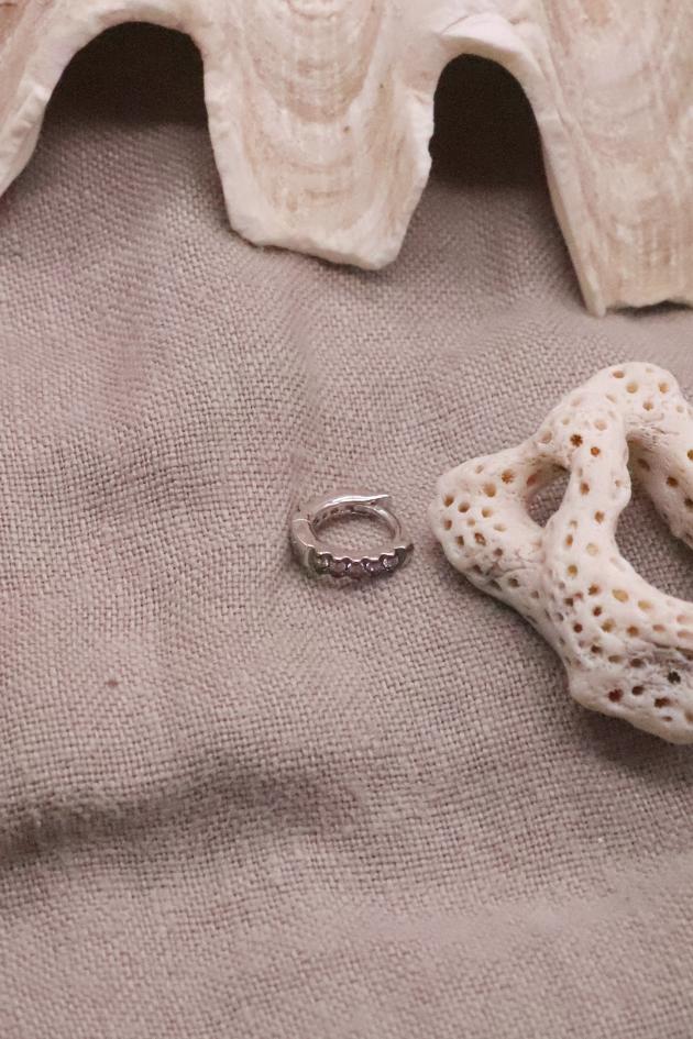 עגיל חישוק להליקס, עגיל משובץ להליקס, עגילים להליקס, עגיל כסף להליקס