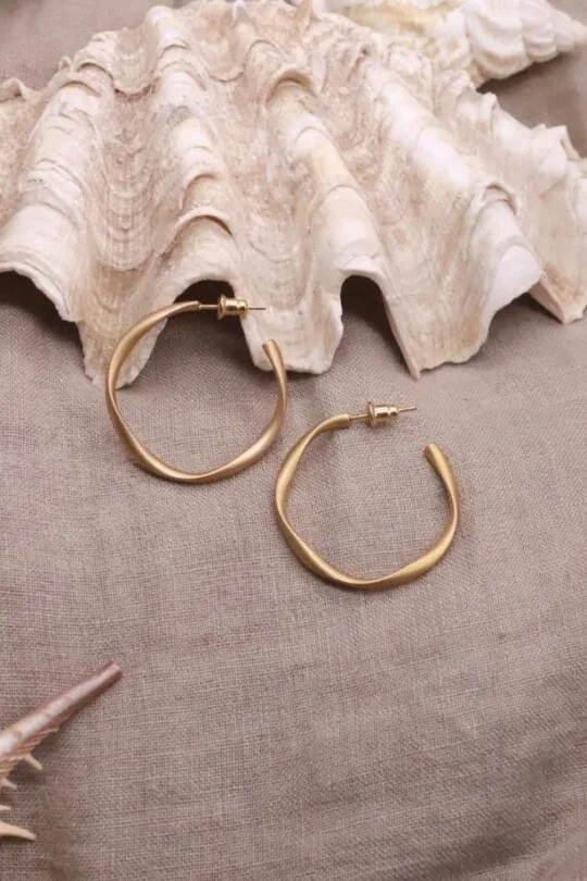 עגילי חישוק זהב לאישה