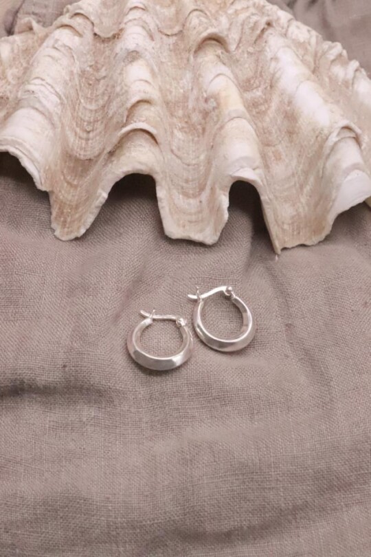 עגילי חישוק טיפה, עגיל חישוק קטן, עגילי כסף לנשים, עגילים לנשים, עגילי חישוק עבים