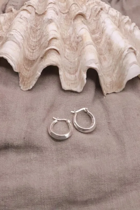 עגילי חישוק טיפה, עגיל חישוק קטן, עגילי כסף לנשים, עגילים לנשים, עגילי חישוק עבים