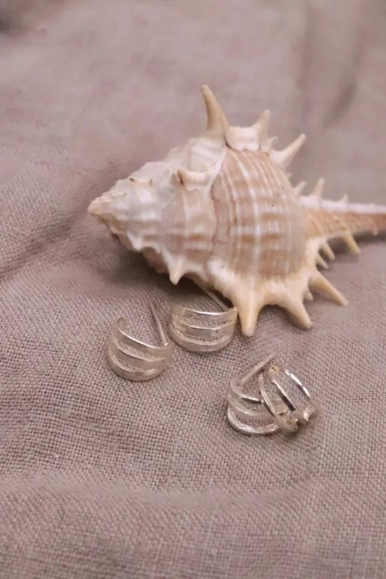 עגילי חישוק קטנים, עגילי חישוק צמודים, עגילים צמודים לאוזן, עגילי כסף צמודים לאוזן, עגילים לחיילות