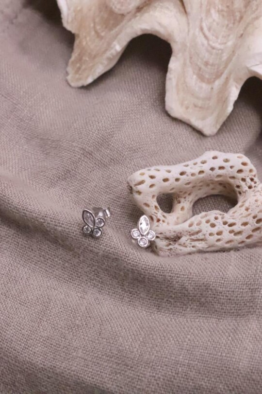 עגילי כסף משובצים, עגילים משובצים, עגילים צמודים לאוזן, עגילים עדינים לנשים