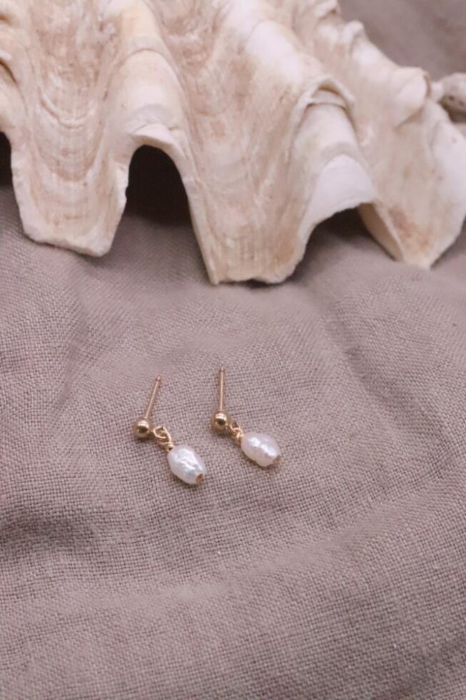 עגילי פנינה צמודים לאוזן, עגילי פנינה קטנים, עגילים עדינים, עגילים לנשים, עגילי פנינה צמודים לאוזן