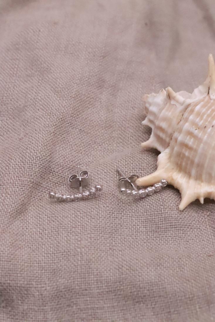 עגילים משובצים לאישה, עגילים משובצים צמודים, עגילי זירקון צמודים, עגילי כסף צמודים לאוזן, עגילים לאירוע (2)