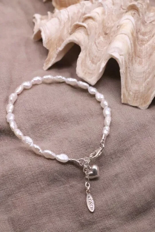 צמיד פנינים לאישה, צמיד פנינה לאישה, תליון לב, תכשיטי פנינים, צמיד עם תליון לב