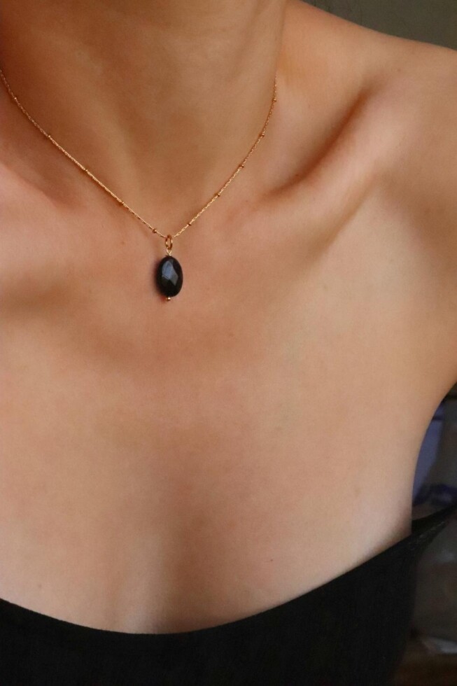 שרשרת אוניקס לאישה, שרשרת אבן חן לאישה, שרשרת זהב עם אבן חן, שרשרת עם אבן שחורה, שרשרת עם אבן אוניקס, שרשראות זהב עדינות (1)