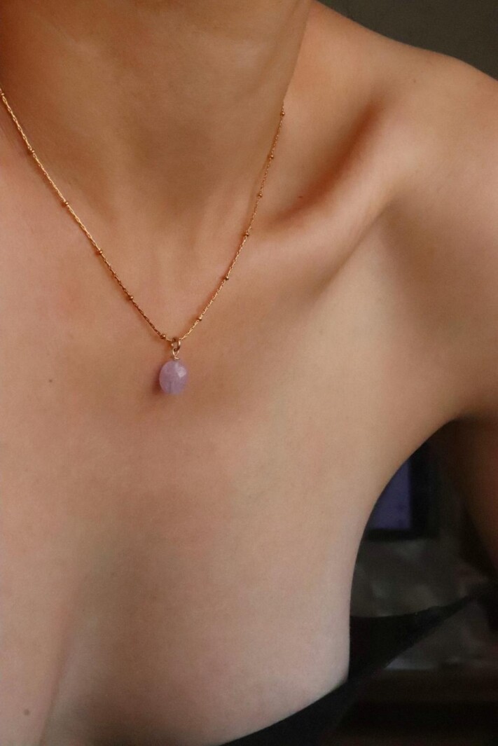 שרשרת אמטיסט לאישה, שרשרת אבן חן, שרשראות אבני חן, שרשרת עם משמעות, שרשראות זהב עדינות, שרשראות עדינות לנשים