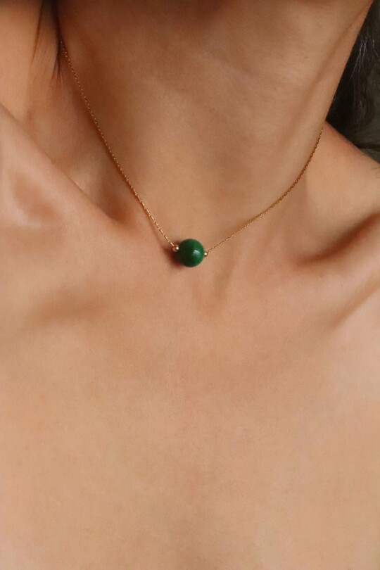 שרשרת ג'ייד לאישה, שרשרת אבן ירוקה, שרשרת אבן חן לאישה, שרשראות זהב עדינות, שרשראות אבן חן, שרשרת עם משמעות, אבן ג'ייד ירוקה