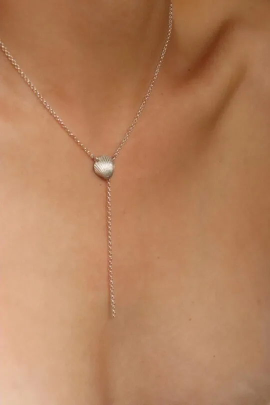 שרשרת צדף לאישה, תליון צדף מכסף 925, שרשראות צדפים, שרשרת עניבה לאישה, שרשרת עניבה מכסף 925