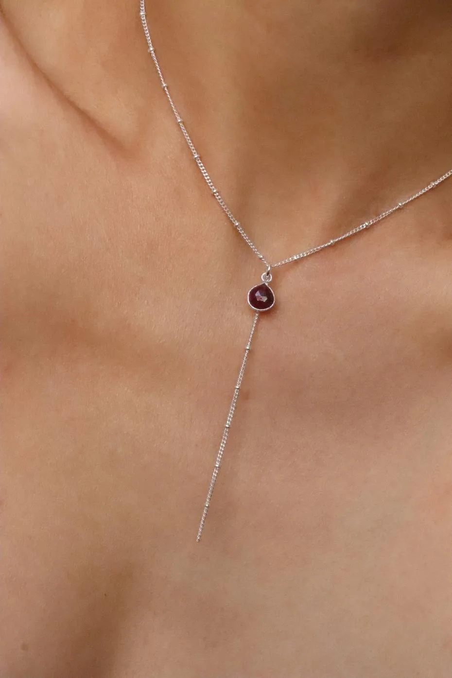 שרשרת רובי לאישה, אבן הפיריון, שרשרת אבן חן, שרשראות עניבה לנשים, שרשראות אבני חן, אבן רובי סגולות, תכשיטים עם רובי (1)